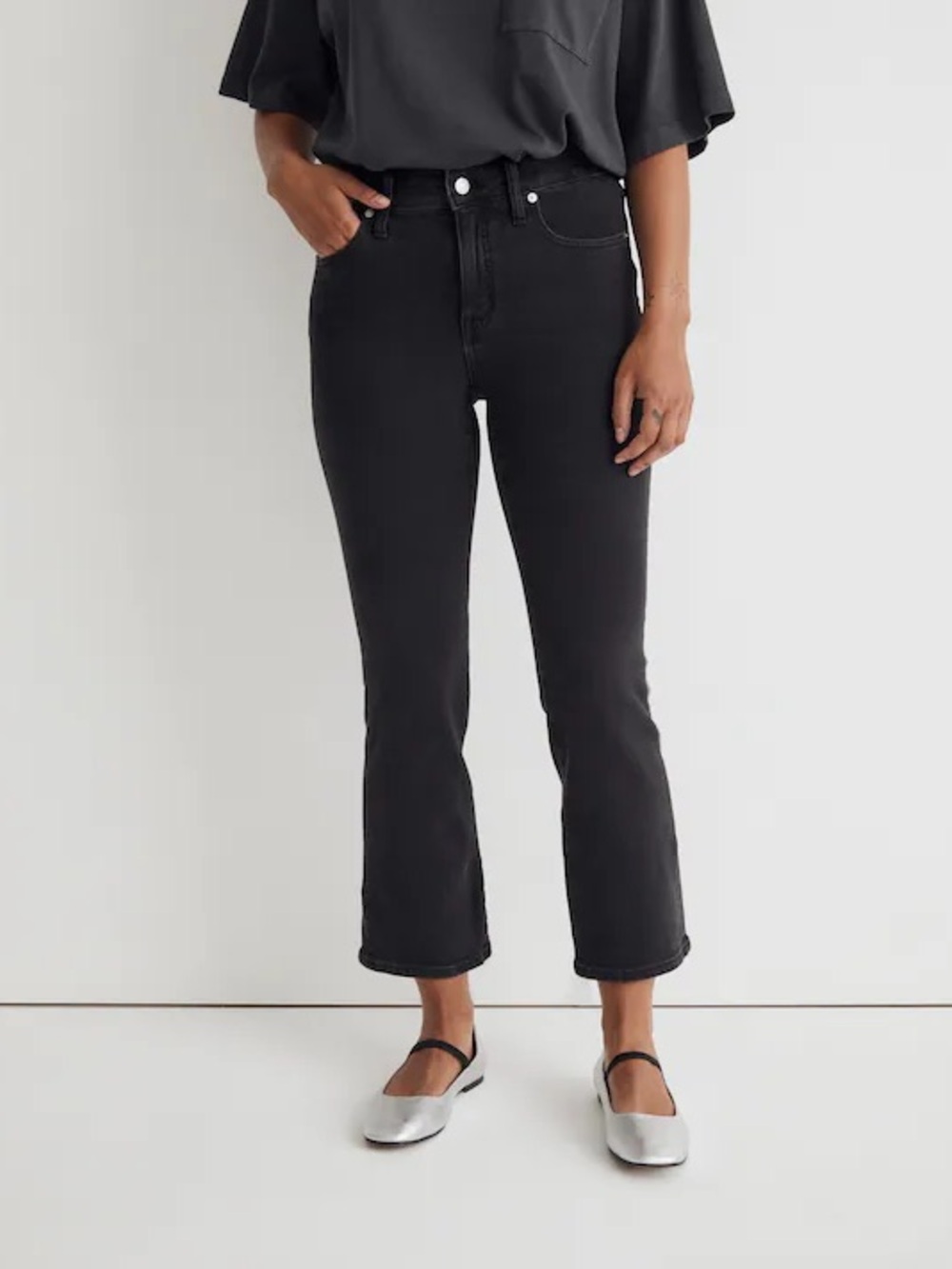 Madewell Black Curvy Kick Out Crop Jean Size 27